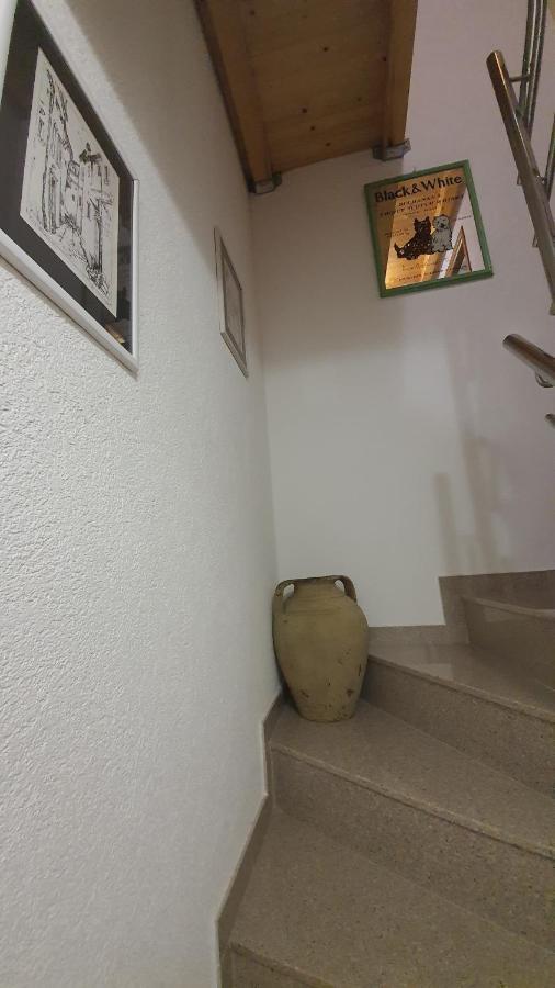 Franceska apartmani Cres Exteriör bild