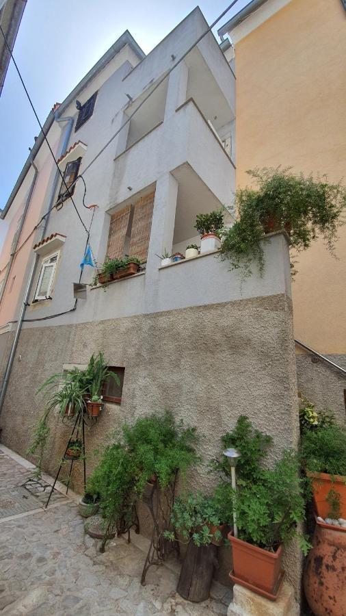 Franceska apartmani Cres Exteriör bild