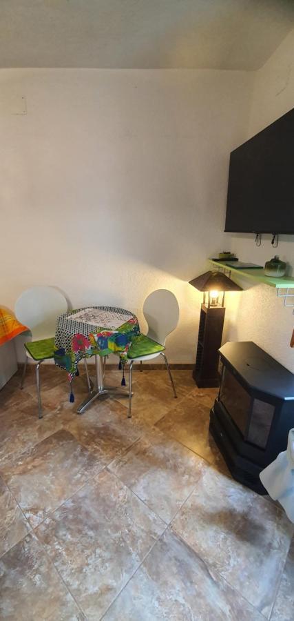 Franceska apartmani Cres Exteriör bild