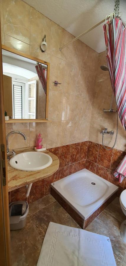 Franceska apartmani Cres Exteriör bild