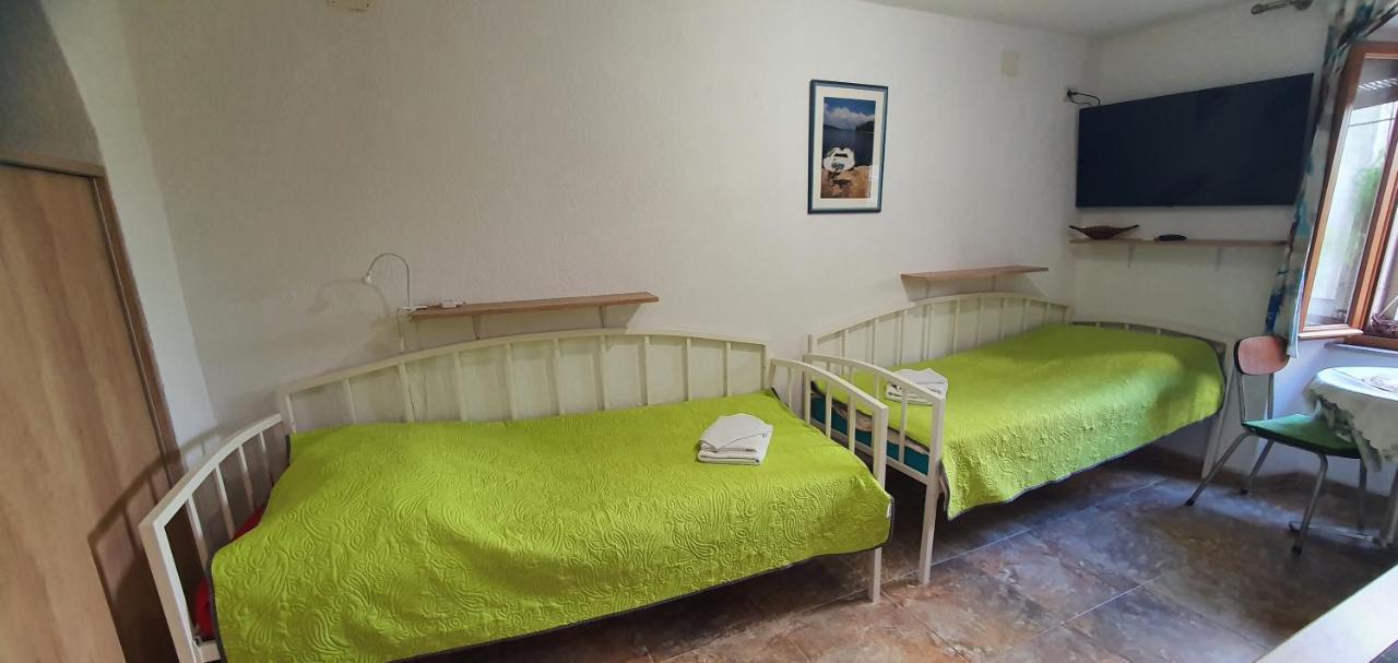 Franceska apartmani Cres Exteriör bild