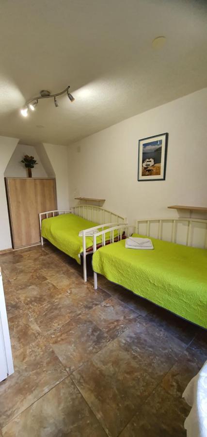 Franceska apartmani Cres Exteriör bild